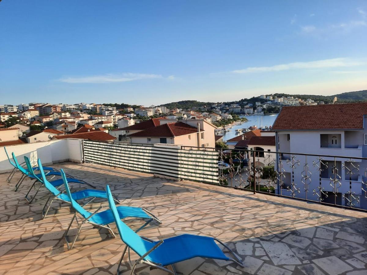 Studio-Appartements Emwey Trogir Exterior foto